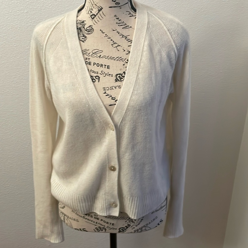 Vince cashmere cream ribbed cardigan.